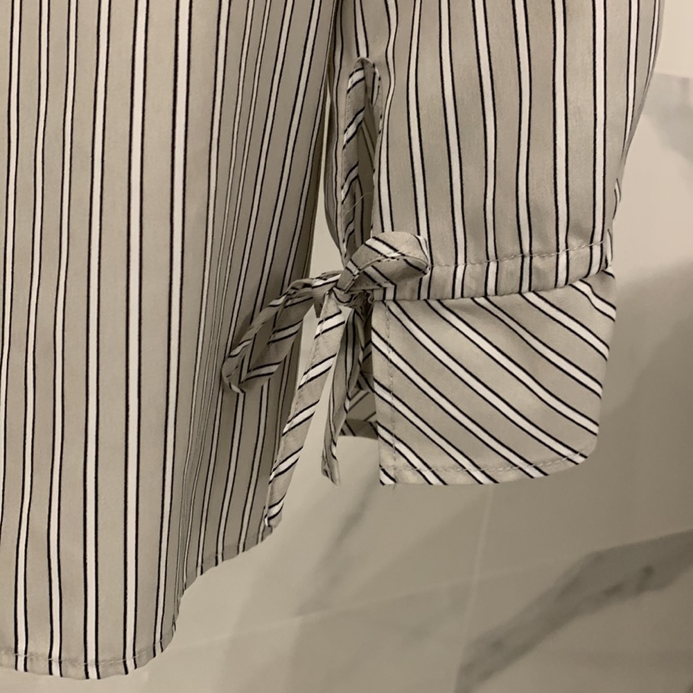 Banana Republic striped blouse - Picture 7 of 8